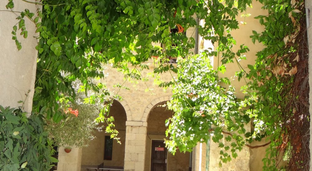 slideshow image