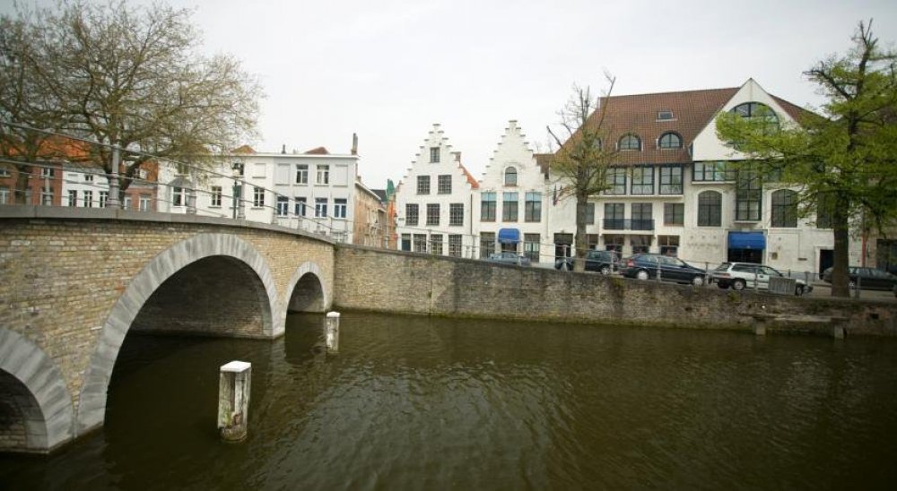 slideshow image